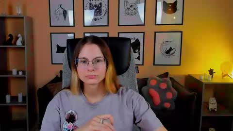 Snapshot of carrie_roses chatting on 3, 10, 2025 carrie_roses online show from 3, 10, 2025