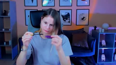 Snapshot of carrie_roses chatting on 13, 10, 2025 carrie_roses online show from 13, 10, 2025