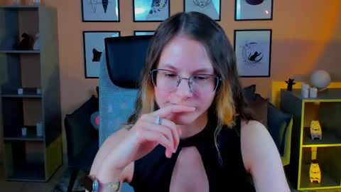 Snapshot of carrie_roses chatting on 15, 10, 2025 carrie_roses online show from 15, 10, 2025