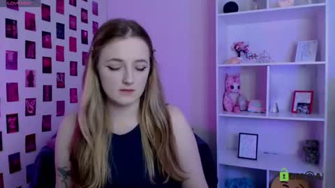 Snapshot of casey_meow_ chatting on 7, 7, 2026 casey_meow_ online show from 7, 7, 2026