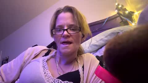 Snapshot of casidy1 chatting on 2, 3, 2025 casidy1 online show from 2, 3, 2025