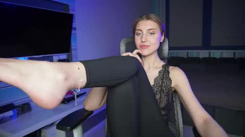 Seductress Cassia  FINDOM AND SADISM  NO NUDE online show from 19, 10, 2025