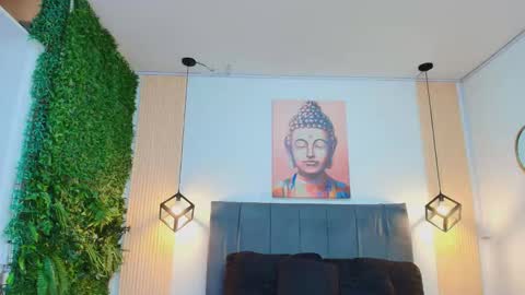 Snapshot of cassie_bloom chatting on 19, 12, 2025 cassie_bloom online show from 19, 12, 2025