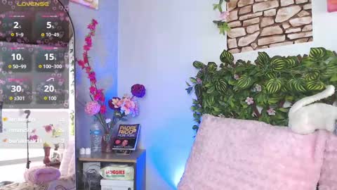 Casie  online show from 13, 12, 2024