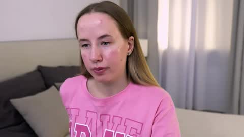 Snapshot of cassie_kelman chatting on 13, 10, 2025 Cassie online show from 13, 10, 2025