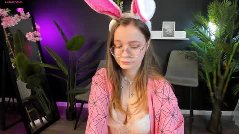 Snapshot of cassiecool chatting on 24, 12, 2024 assie online show from 24, 12, 2024