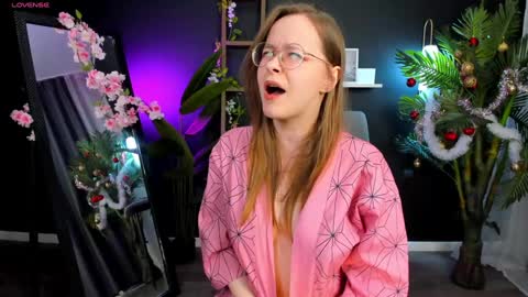 Snapshot of cassiecool chatting on 8, 1, 2025 assie online show from 8, 1, 2025