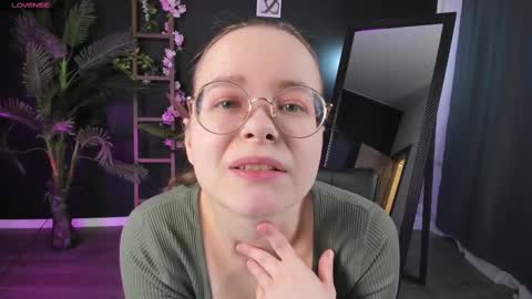 Snapshot of cassiecool chatting on 8, 3, 2025 assie online show from 8, 3, 2025