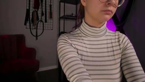 Snapshot of cassiecool chatting on 16, 9, 2025 assie online show from 16, 9, 2025