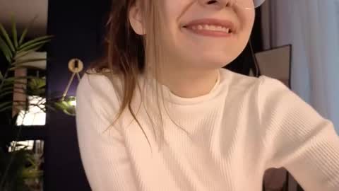 Snapshot of cassiecool chatting on 29, 10, 2025 assie online show from 29, 10, 2025