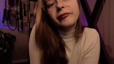 Snapshot of cassiecool chatting on 27, 11, 2025 assie online show from 27, 11, 2025