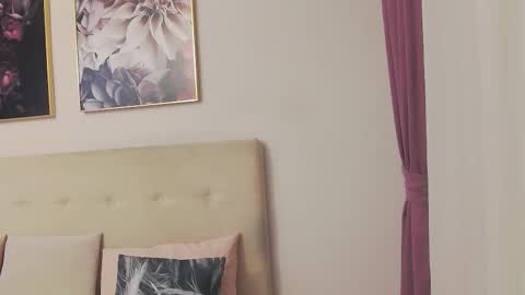 CassieHilton online show from 3, 2, 2026