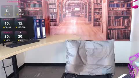 Snapshot of catalella_ar chatting on 3, 12, 2025 Queen Catalella online show from 3, 12, 2025