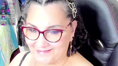 Snapshot of cataleya_mom_ chatting on 1, 10, 2025 cataleya online show from 1, 10, 2025
