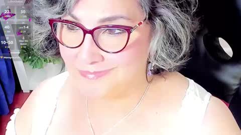 Snapshot of cataleya_mom_ chatting on 2, 10, 2025 cataleya online show from 2, 10, 2025