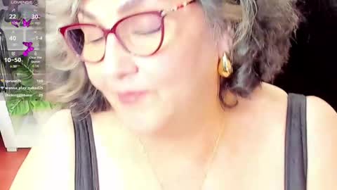 Snapshot of cataleya_mom_ chatting on 24, 11, 2025 cataleya online show from 24, 11, 2025