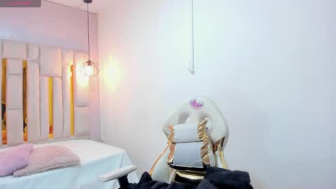 Snapshot of cataleya_sambrano chatting on 10, 10, 2025 Cataleya online show from 10, 10, 2025