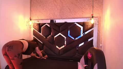 Snapshot of cataleya_sambrano chatting on 24, 11, 2025 Cataleya online show from 24, 11, 2025