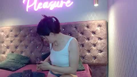 cataleyadamourx online show from 7, 1, 2026