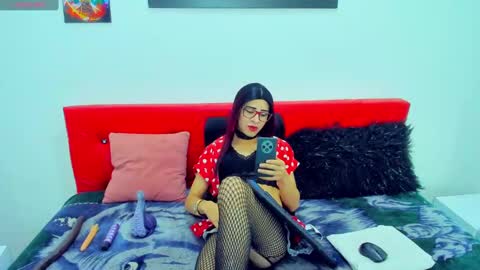Snapshot of cataliinacastro chatting on 22, 10, 2025 catalina online show from 22, 10, 2025