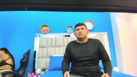 Jhon and Catalina online show from 7, 10, 2025