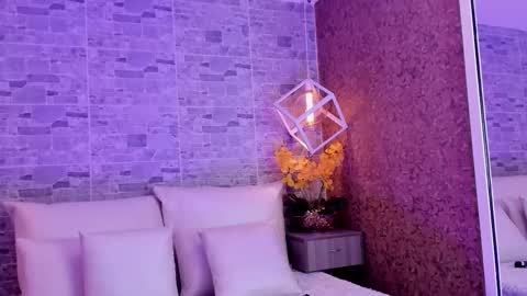 CatalinnaThompson online show from 27, 10, 2025