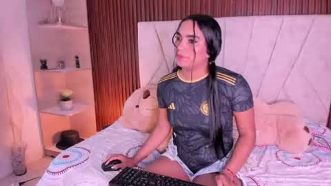 Snapshot of catalleya_f chatting on 3, 7, 2026 catalleya_f online show from 3, 7, 2026