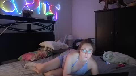 Snapshot of catherineperreault23 chatting on 17, 5, 2026 CuriousCate online show from 17, 5, 2026
