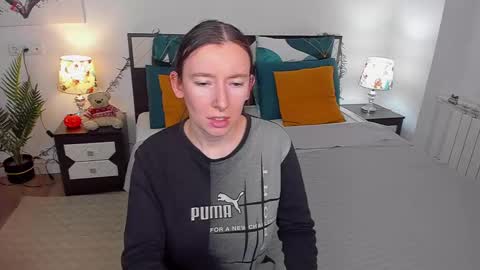 Catrin online show from 10, 12, 2024