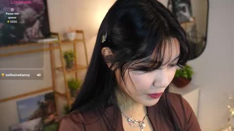 Lee online show from 8, 9, 2025