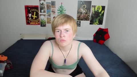 cattie_w_ online show from 2, 4, 2026