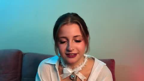 Lina  online show from 23, 10, 2025