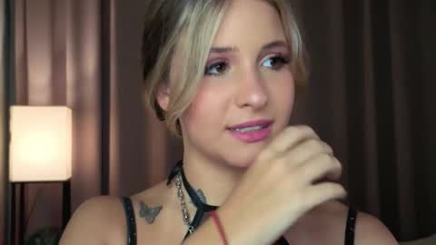 Lina  online show from 26, 3, 2026