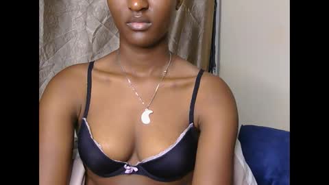 Snapshot of cee_queen chatting on 3, 6, 2026 cee_queen online show from 3, 6, 2026