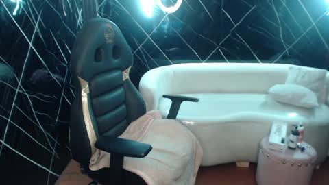 Snapshot of celeste_fioree chatting on 10, 7, 2026 celeste_fioree online show from 10, 7, 2026
