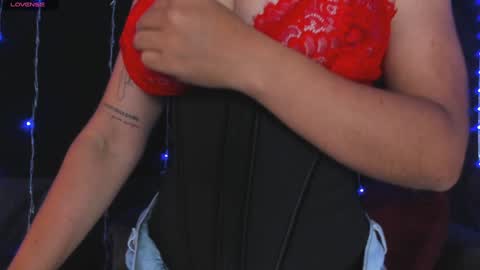 Snapshot of celeste_rodriguez_ chatting on 27, 12, 2024 online show from 27, 12, 2024