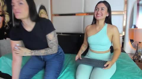 Snapshot of celeste_starsss chatting on 20, 10, 2025 celeste_starsss online show from 20, 10, 2025