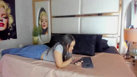 Snapshot of celeste_starsss chatting on 15, 11, 2025 celeste_starsss online show from 15, 11, 2025