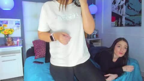 Snapshot of celeste_starsss chatting on 20, 11, 2025 celeste_starsss online show from 20, 11, 2025