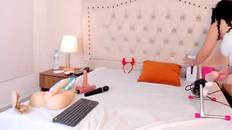 CELESTE MIRANDA online show from 21, 11, 2025