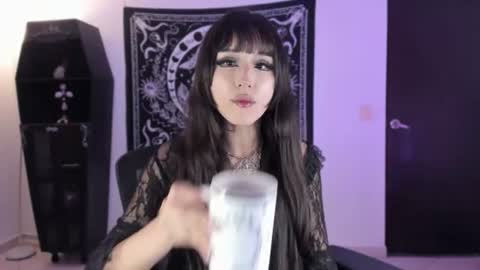   online show from 25, 7, 2026