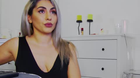 CelineMeyer online show from 4, 11, 2025