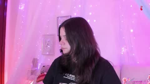 Hello guys my name is Sofi and Lizzie and  Vanessa online show from 9, 9, 2025