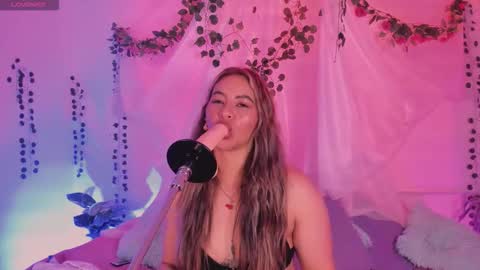 Hello guys my name is Sofi and Lizzie and  Vanessa online show from 7, 11, 2025