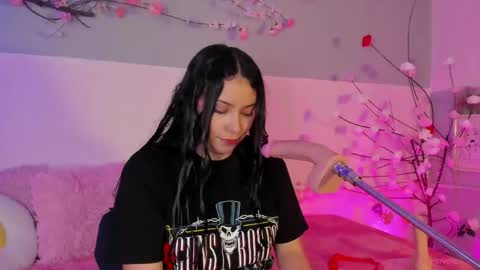 Hello guys my name is Sofi and Lizzie and  Vanessa online show from 19, 4, 2026