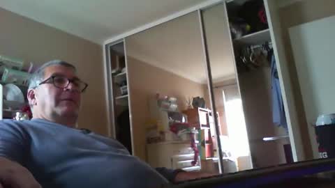 Snapshot of chalkstall chatting on 5, 10, 2025 Chalky online show from 5, 10, 2025