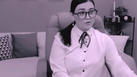 The Queen online show from 23, 2, 2025