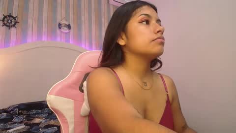 Snapshot of chantalpetit chatting on 4, 10, 2025 chantalpetit online show from 4, 10, 2025
