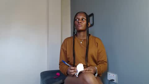 Snapshot of chantelsamz2 chatting on 11, 11, 2025 Chantel online show from 11, 11, 2025