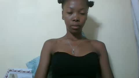 chariola0101 online show from 23, 2, 2025